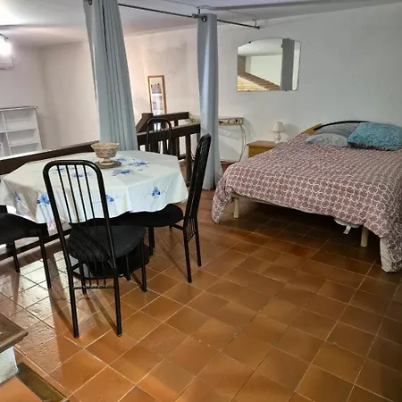 65 M2 Dans Avec Piscine Sur Banyuls-sur-Mer